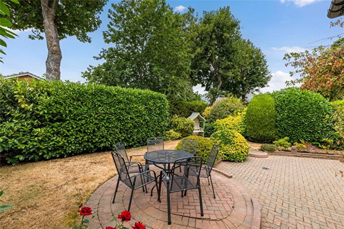 5 Bedroom Detached House To Rent In Minsterley Avenue, Shepperton, Surrey, TW17