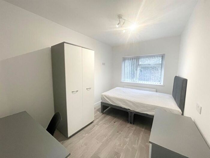 6 Bedroom Semi-Detached House To Rent In **£pppw Excluding Bills** Coventry Road, Beeston, Nottingham, NG9
