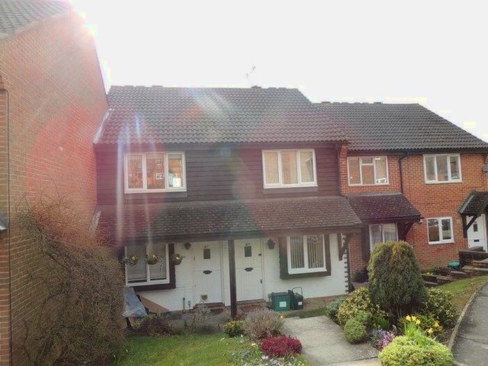 2 Bedroom Terraced House To Rent In Aveling Close, Purley, CR8