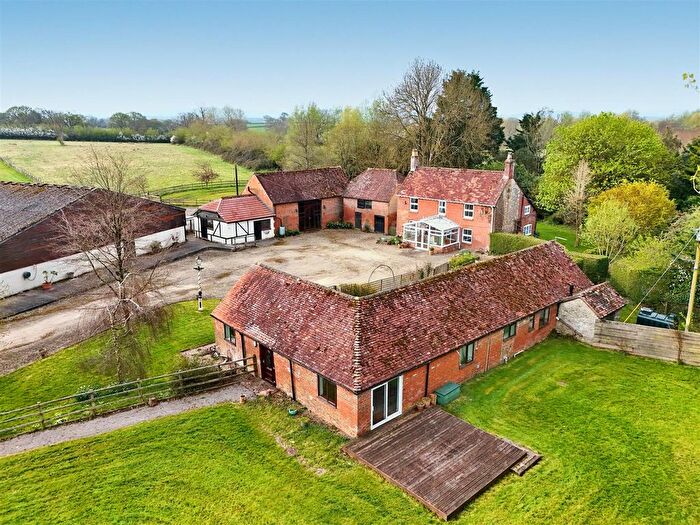 4 Bedroom Farmhouse For Sale In Kings Stag, Sturminster Newton, DT10