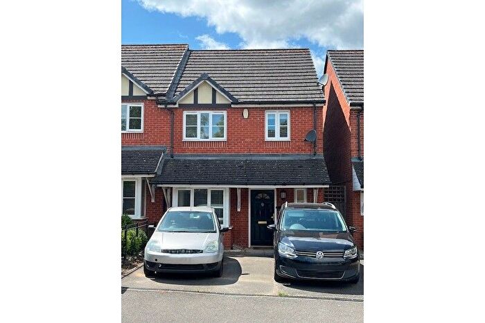 3 Bedroom Semi-Detached House To Rent In Chaddesley Road, Northfield, Birmingham, B31