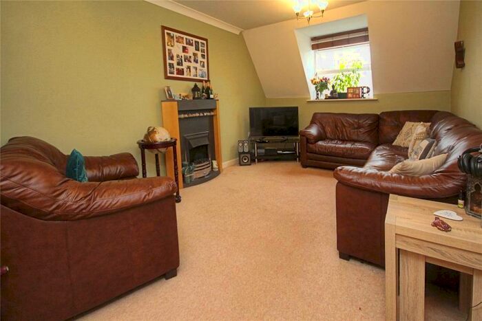 2 Bedroom Apartment To Rent In Woking, GU22