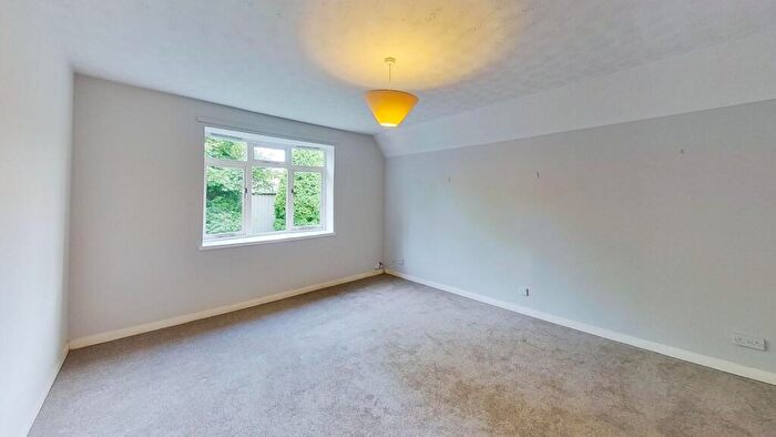 2 Bedroom Flat To Rent In Elliot Street, Leith, Edinburgh, EH7
