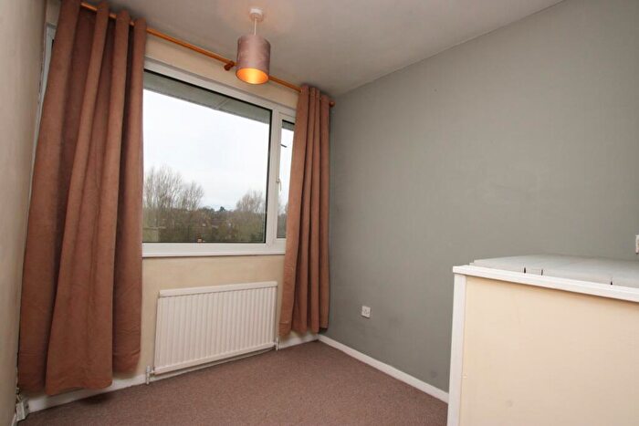 3 Bedroom Terraced House For Sale In Severn Way, Kettering, NN16
