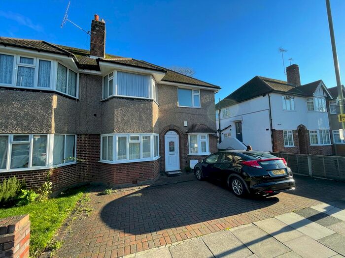 2 Bedroom Flat To Rent In Glenhurst Road, London, N12