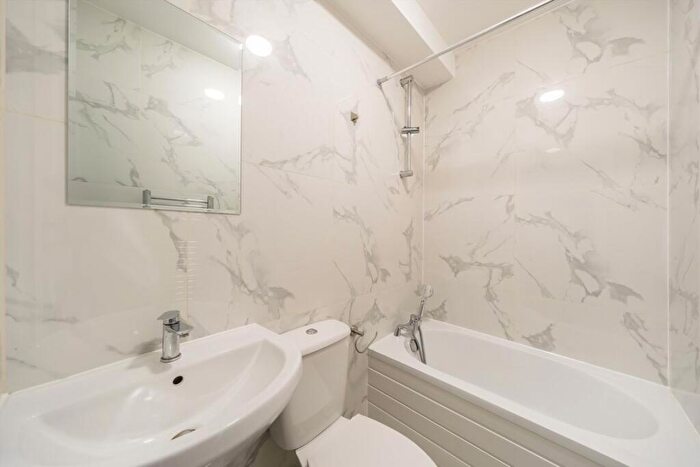 1 Bedroom Flat To Rent In High Street, Sutton, SM1