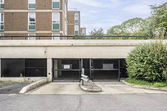 Garage / Parking For Sale In Wincott Street, Elephant And Castle, London, SE11