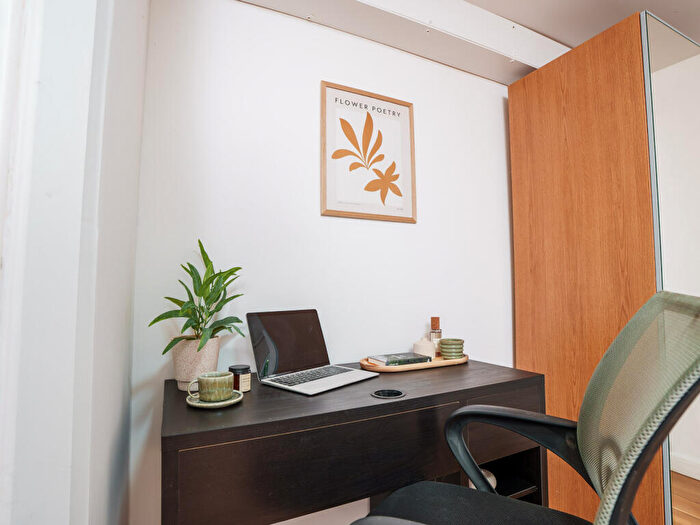 Apartment To Rent In Apt C, Regent Park Terrace #, LS6