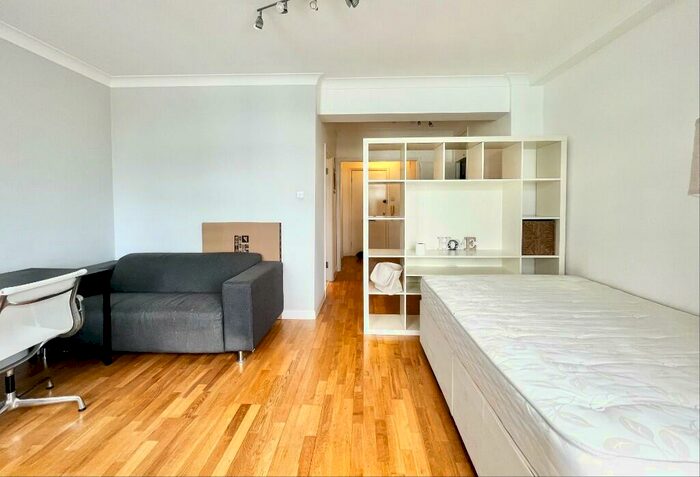 Studio To Rent In Warren Court, Euston Road, London, NW1