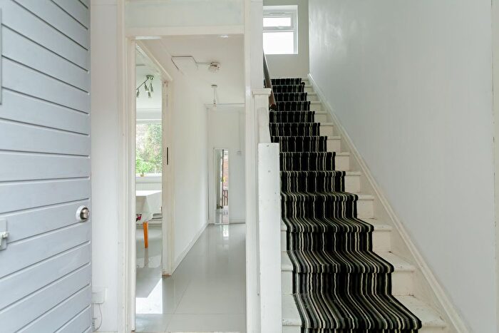 5 Bedroom Terraced House To Rent In Lairs Close, London, N7