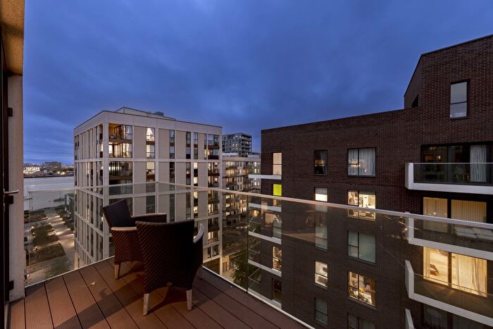 1 Bedroom Flat For Sale In Chandlers Avenue, London, SE10
