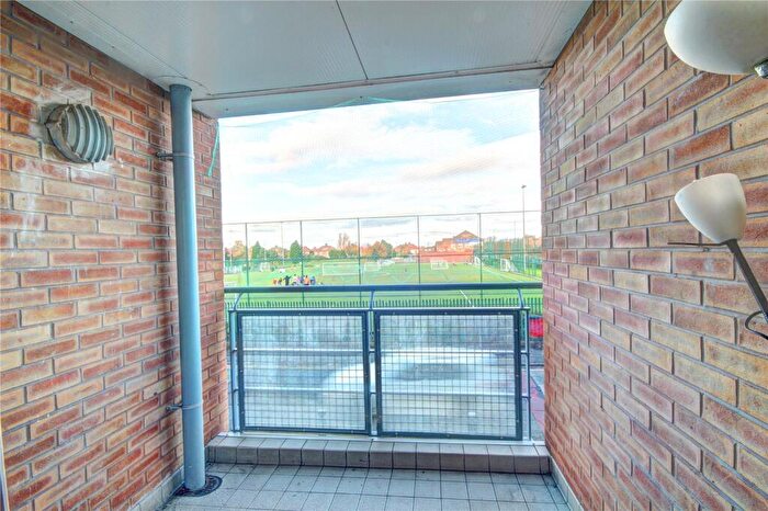 2 Bedroom Apartment To Rent In Knightsbridge Court, Gosforth, Newcastle Upon Tyne, NE3