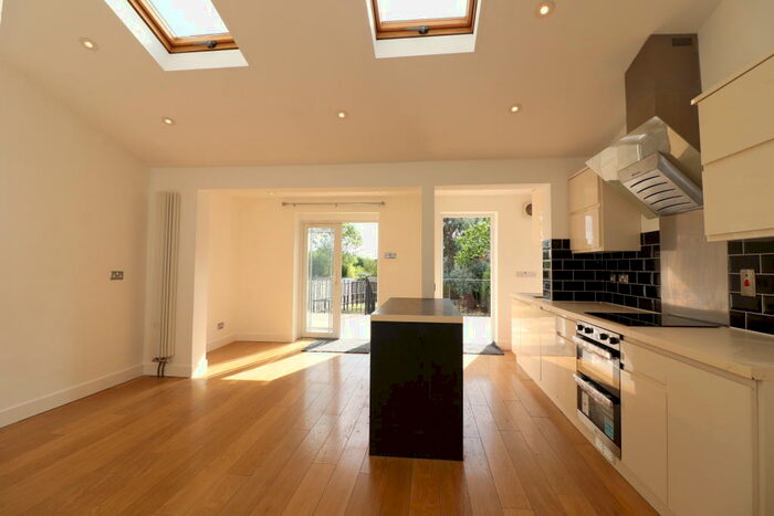 3 Bedroom House To Rent In Wingletye Lane, Hornchurch, RM11