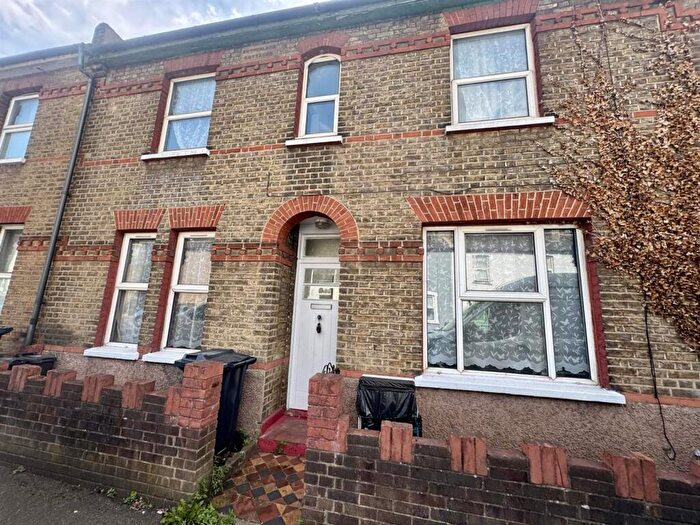 3 Bedroom Terraced House For Sale In Sussex Road, South Croydon, CR2