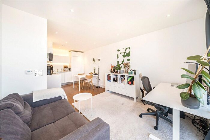1 Bedroom Flat For Sale In Tizzard Grove, Kidbrooke Village, London, SE3
