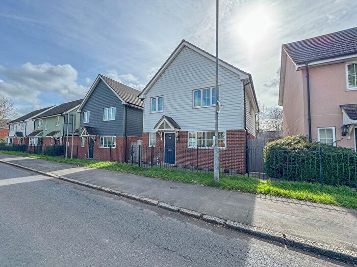 4 Bedroom Detached House For Sale In Rectory Road, Rochford, SS4