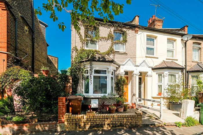 3 Bedroom End Of Terrace House To Rent In Hamilton Road, Walthamstow, E17
