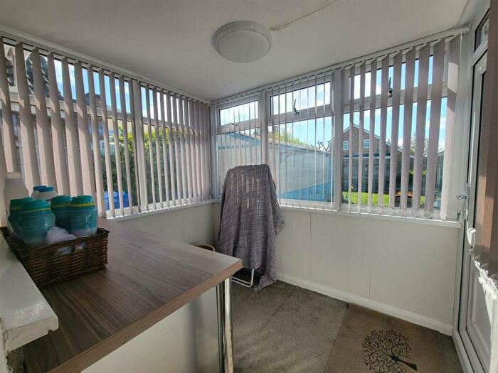 2 Bedroom House For Sale In Draycott Avenue, Hornsea, HU18