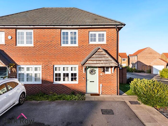 3 Bedroom Semi-Detached House For Sale In Orchard Close, Sherburn In Elmet, Leeds, LS25