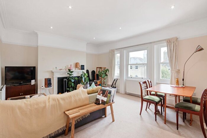 2 Bedroom Flat To Rent In Grove Road, Surbiton, KT6
