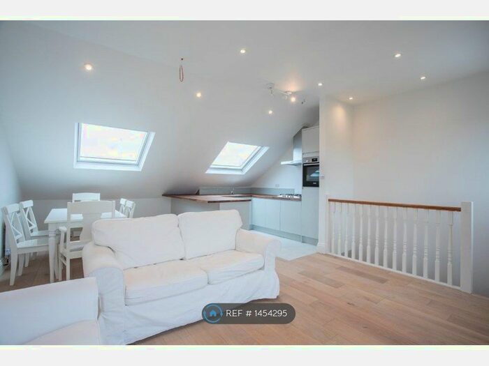 3 Bedroom Flat To Rent In Fulham, London, SW6