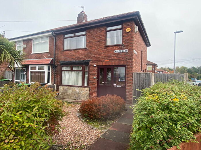 3 Bedroom Semi-Detached House For Sale In Mough Lane, Chadderton, Oldham, OL9