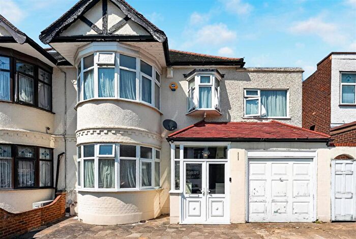 4 Bedroom House For Sale In Stonehall Avenue, Ilford, IG1