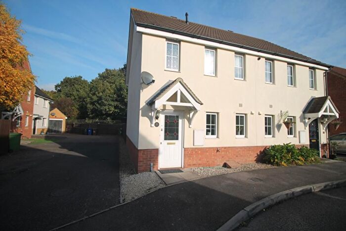 3 Bedroom Semi-Detached House To Rent In Hodges Close, Chafford Hundred, RM16