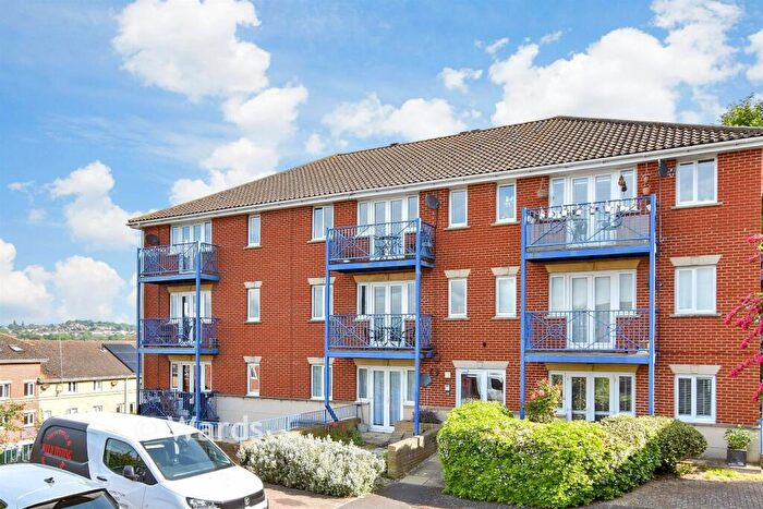 2 Bedroom Apartment For Sale In Florin Drive, Rochester, Kent, ME1
