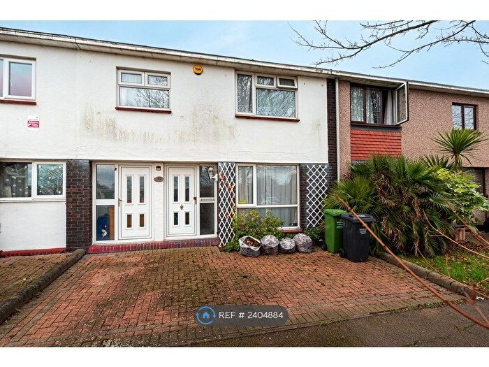 3 Bedroom Terraced House To Rent In Kent View Road, Basildon, SS16