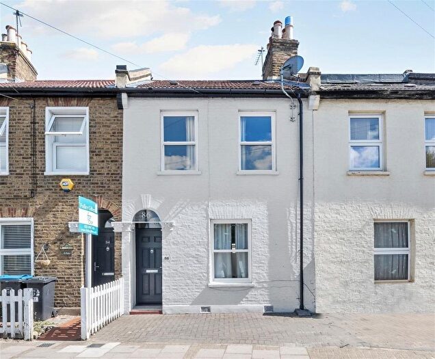 2 Bedroom Property For Sale In Hartfield Crescent, Wimbledon, SW19