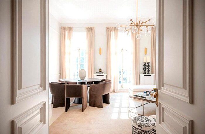 1 Bedroom Flat To Rent In Upper Brook Street, Mayfair, London, W1K
