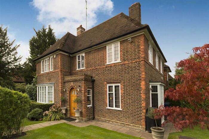 6 Bedroom Detached House To Rent In Holne Chase, Hampstead Garden Suburb N2