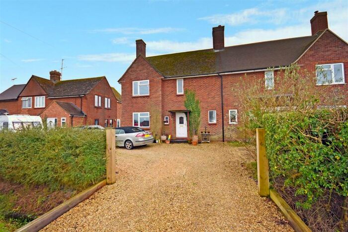 3 Bedroom Semi-Detached House For Sale In Aston Abbotts Road, Weedon, HP22