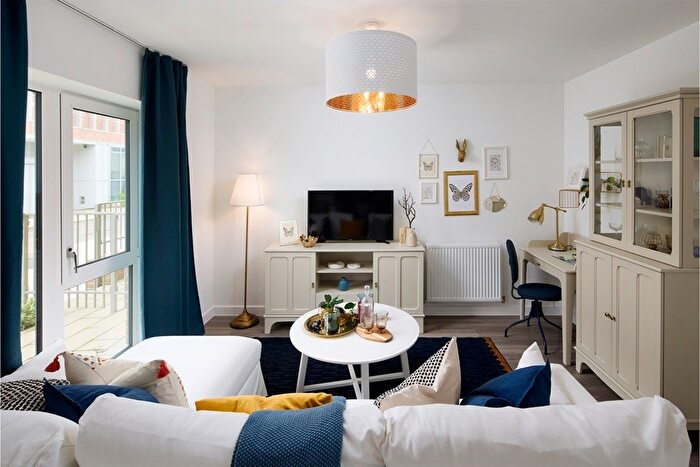 1 Bedroom Flat For Sale In Springfield Drive, London, SW17