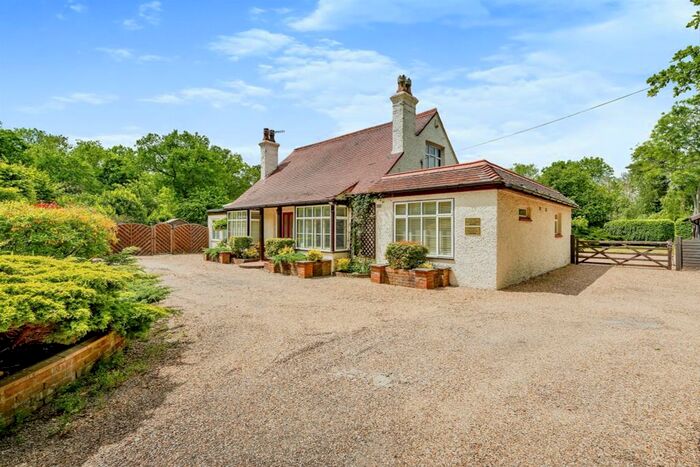 5 Bedroom Detached House For Sale In Charlwood Road, Horley, RH6