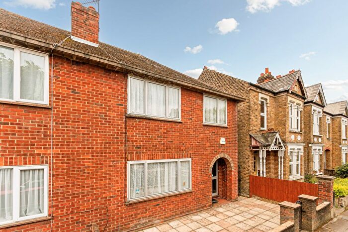 3 Bedroom Semi-detached House For Sale In Temple Road, London, W5