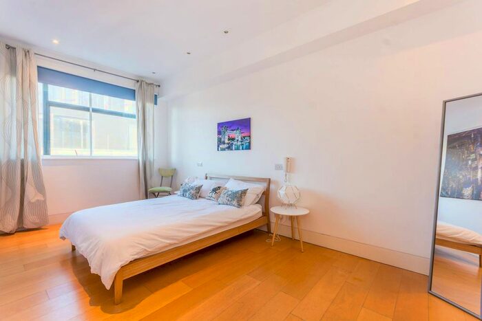 3 Bedroom Flat To Rent In Dean Street, Soho, London, W1D