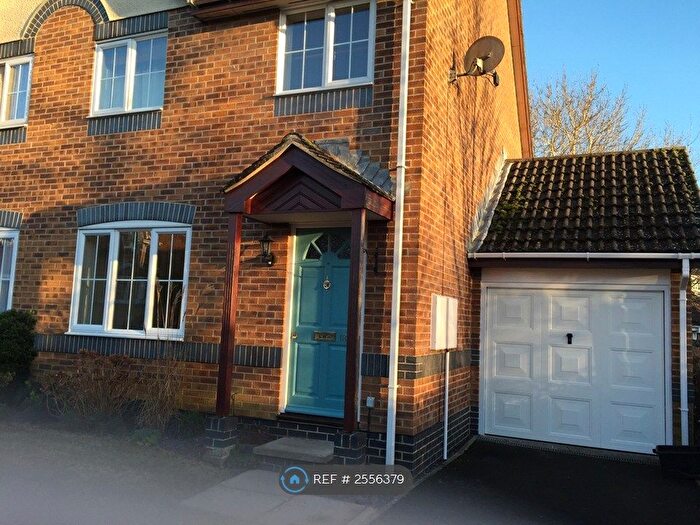3 Bedroom Semi-Detached House To Rent In Stoke Heights, Fair Oak, Eastleigh, SO50