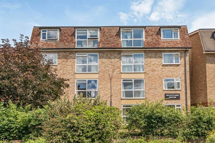 2 Bedroom Apartment For Sale In South Bank, Surbiton, KT6