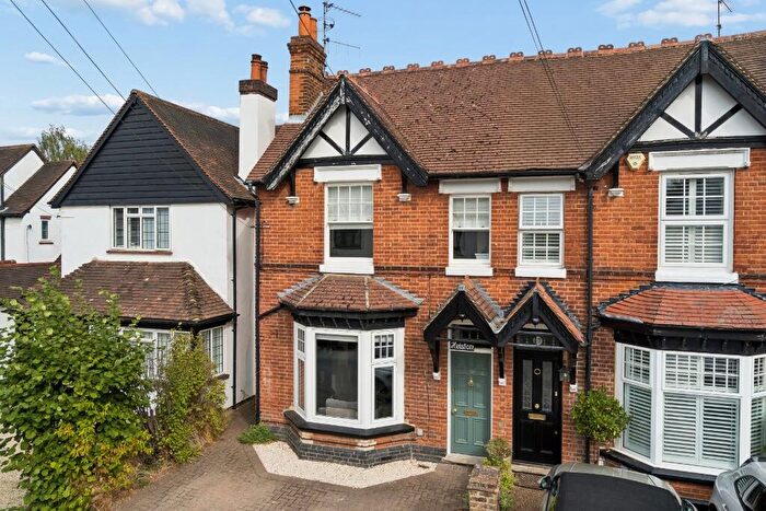 4 Bedroom Semi-Detached House For Sale In The Greenway, Chalfont St Peter, Gerrards Cross, SL9