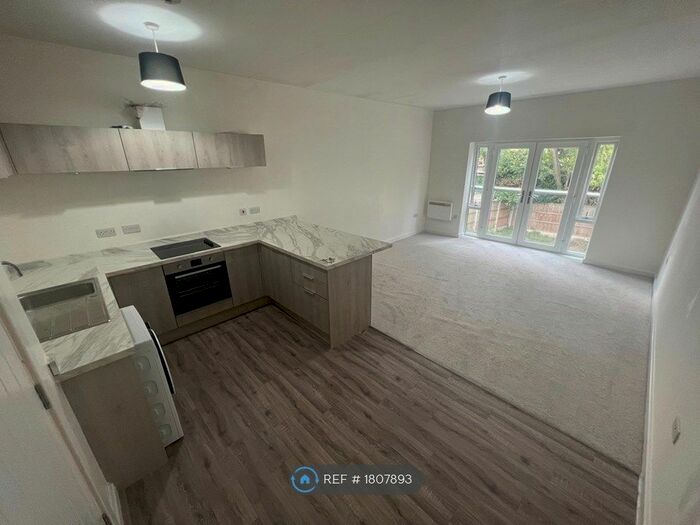 1 Bedroom Flat To Rent In Westcroft Avenue, Littleover, Derby, DE23