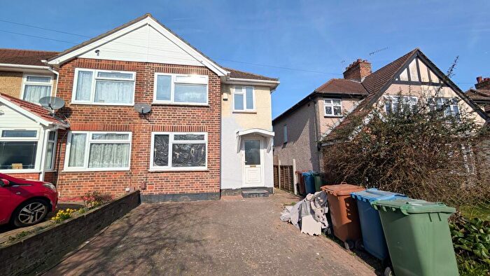 3 Bedroom House To Rent In Weald Lane, Harrow, HA3