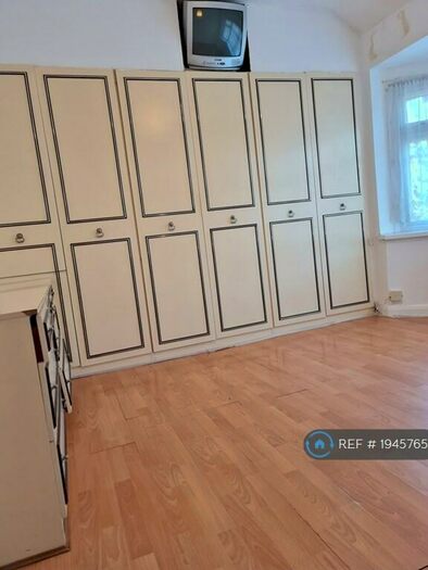 3 Bedroom Terraced House To Rent In Clifton Road, Ilford, IG2