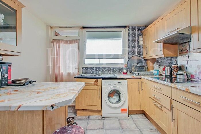 2 Bedroom Flat For Sale In Ainsworth Close, London, NW2