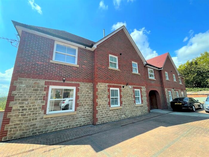 2 Bedroom Apartment To Rent In Frith Hill Road, Godalming, GU7