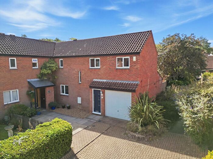 3 Bedroom End Of Terrace House For Sale In Wandlebury, Giffard Park, MK14