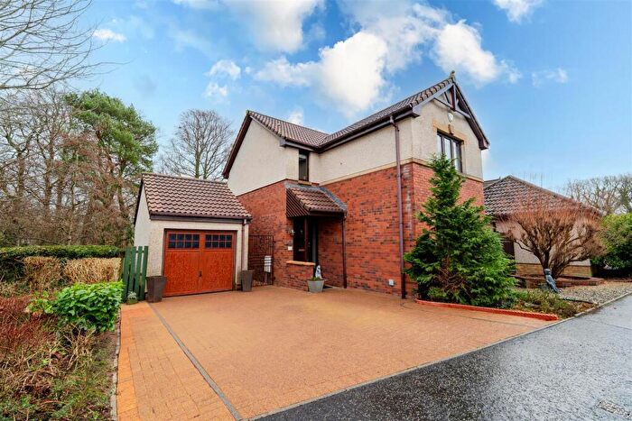 3 Bedroom Detached House For Sale In Calderglen Avenue, Blantyre, Glasgow, G72