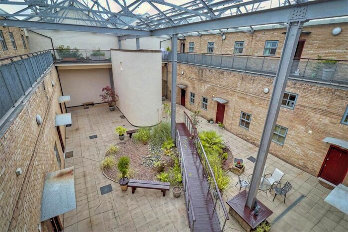 2 Bedroom Flat To Rent In Otley Road, Guiseley, Leeds, West Yorkshire, LS20