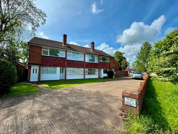 2 Bedroom Maisonette To Rent In Oakington Drive, Sunbury-On-Thames, TW16